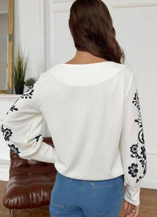 Світшот блуза жіночий трикотажний молочний з етнічним принтом 3488-023 фото