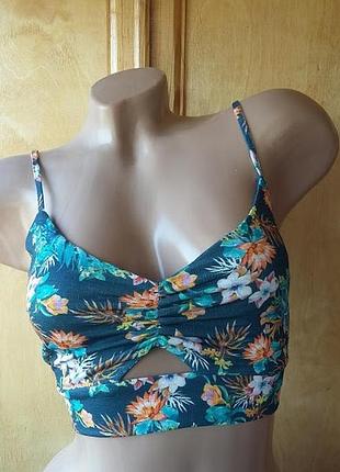 Гарний топ bershka вказано розмір m