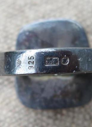 Дизайнерская серебряная кольца с эффектным янтарьком-вантарь4 фото