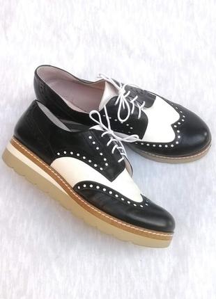 Туфли ботинки броги лоферы черно-белые кожаные с перфорацией
