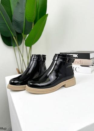 Черевики, чорні, натуральна лакована шкіра,