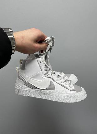 Найк блейзер мід nike blazer mid × sacai 'white grey'