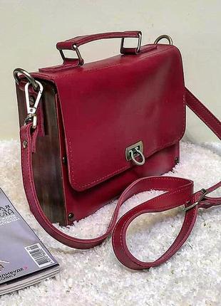 Кожаная сумка с деревянной боковиной