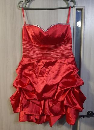 Сукню коктельное камені