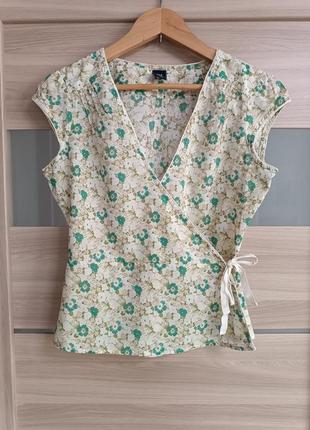 Легкая хлопковая блуза в цветы на запах1 фото