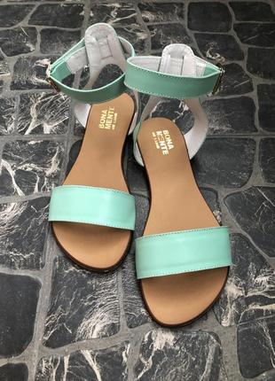 Стильні жіночі літні легенькі босоніжки в наявності та під відшив 💛💙🏆