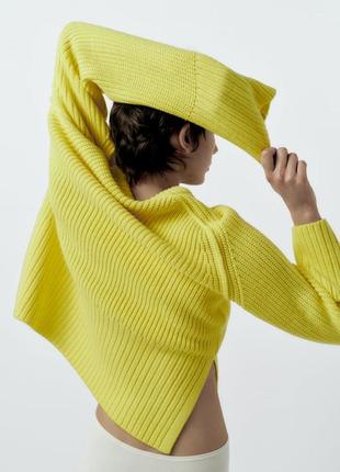 Трикотажный свитер с розрезами по бокам5 фото