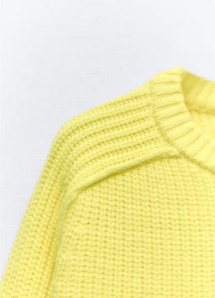Трикотажный свитер с розрезами по бокам8 фото