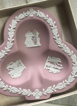 Новая в упаковке керамическая тарелка в форме листка клевера wedgwood4 фото