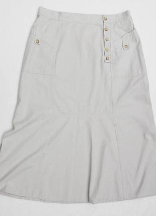 Довга бавовняна спідниця.