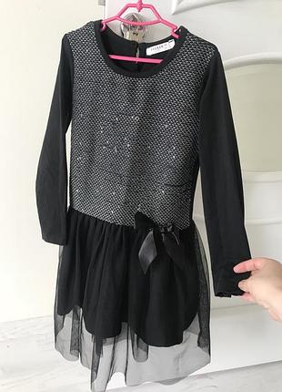 Класне котонове ошатнішою на дівчинку 6,7-8років