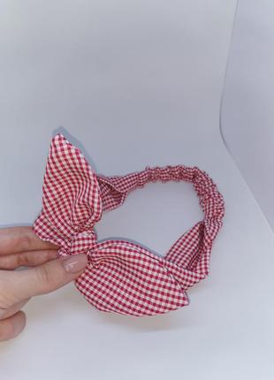 Повязка солоха для волос клетчатая красная с бантиком