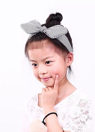 Повязка солоха для волос клетчатая красная с бантиком