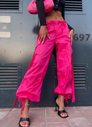 Жіночі яскраві штани карго з плащівки8 фото
