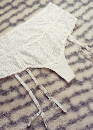 Ніжні утягуючі стрінги з підвязками secret possessions