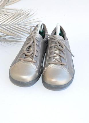 Кожаные ботинки на широкую ножку2 фото