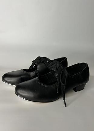 Танцювальні туфлі для степу та чечітки. туфлі для танцю