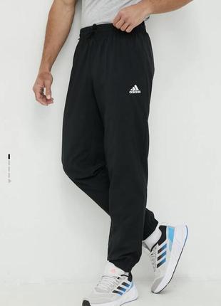 Спортивные штаны adidas