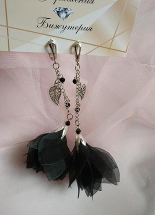 Чёрные классические серьги