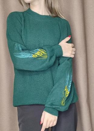 Жіночий теплий светр з вишитими колосками пшениці, україна, патріотична кофта3 фото