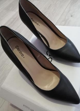 Туфлі на танкетці