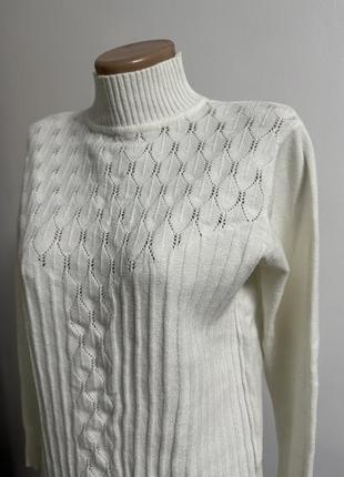Теплый зимний белый свитер2 фото