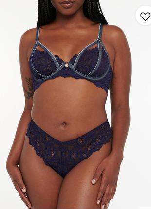 Фиолетовые кружевные трусики от savagexfenty by rihanna4 фото