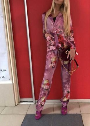 Костюм летний приятный к телу