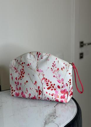 Косметичка clarins