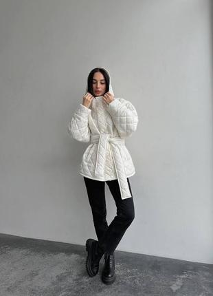 Молочная приталенная куртка с поясом и капюшоном s m l ⚜️ хит сезона куртка весна-осень6 фото