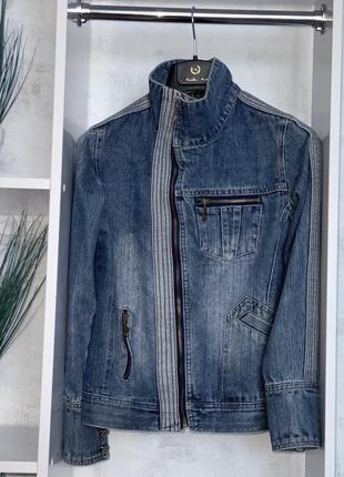 Куртка джинсова в стилі відомого бренду