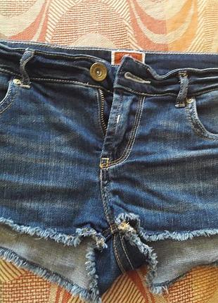 Шортики фирменные superdry