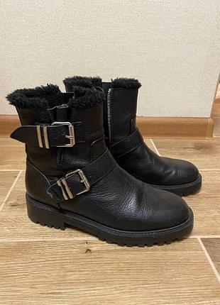 Шкіряні черевики zara