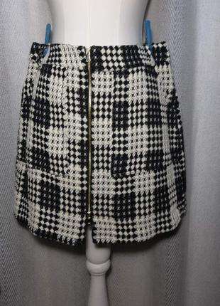 Жіноча спідниця у клітинку