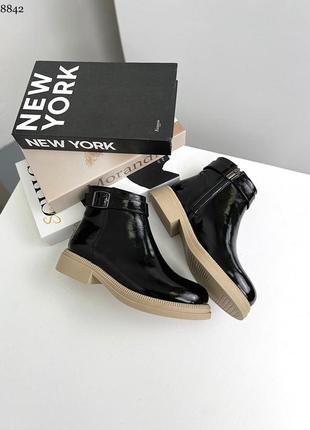 Лаковые деми ботинки