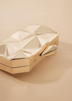 Металлический золотой клатч