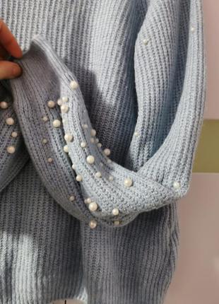 Очень красивый женский свитер с широкими рукавами и украшен россыпью бусин2 фото