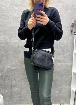 Ультра модная сумка клатч удобная на ремешке через плечо.