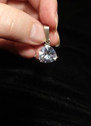 Срібний кристал білий трикутний кулон