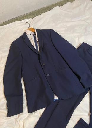 Костюм класичний
