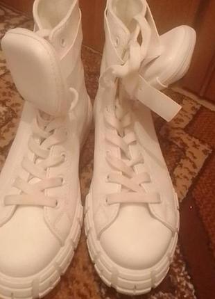 Белые кроссовки женские с карманами