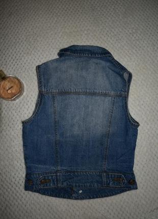 Джинсовая жилетка bershka