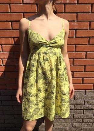 Сукня на тонких брителях літня котонова жовта ананаси і квіти принт