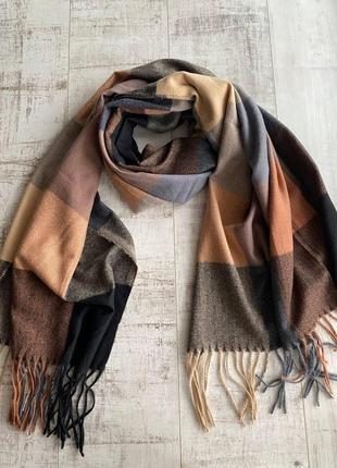 Довгий шарф з бахромою в коричнево-чорну клітинку