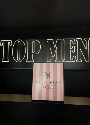 Гарна подарункова брендова рожева коробка victorias secret висока для піжами вікторія сикрет, упаковка (vs) на подарунок жінці3 фото