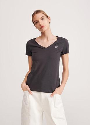 Жіноча футболка reserved