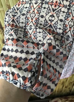 Дегкая блуза с перламутровыми пуговками3 фото