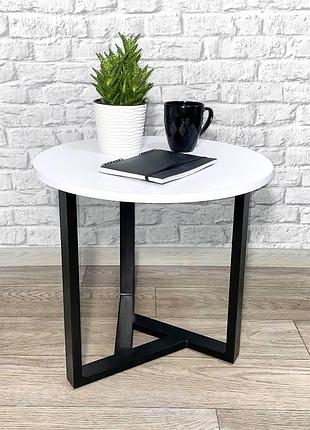 Столик журнальный кофейный "треугольник в основе" столешница белая д -500 н-466 мм, пр 40х20 чёрный лофт