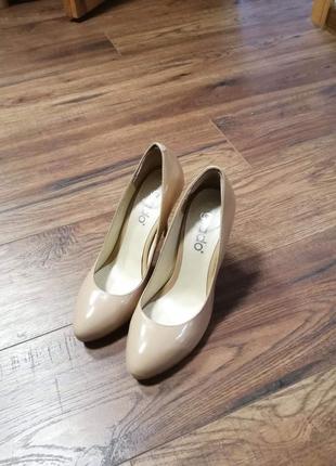 Туфлі човники