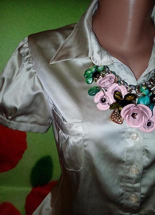 Красивая атласная блуза золотистого цвета